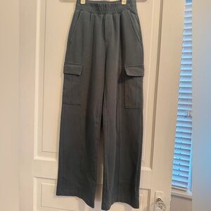 High-Rise Wide Leg Dynamic Fleece Cargo Sweatpants